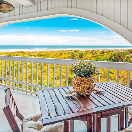 Hibiscus Oceanfront Living Apartment
